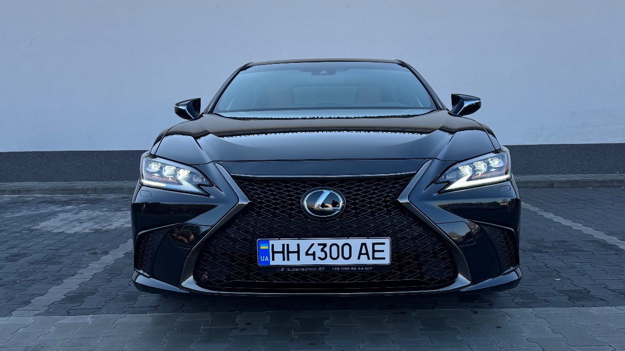 Lexus ES - фото 10