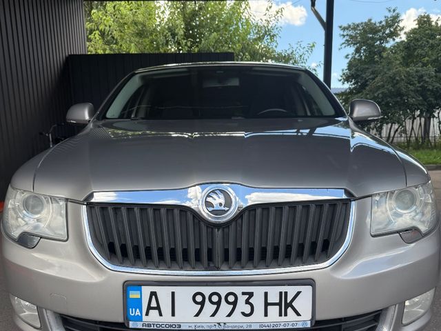 Skoda Superb - фото 1