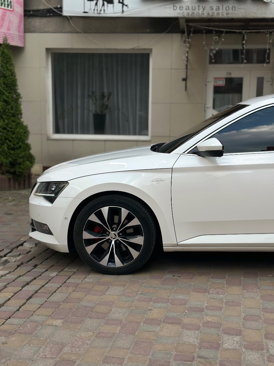 Skoda Superb - фото 17