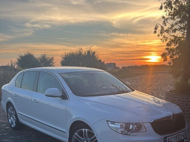 Skoda Superb - фото 1