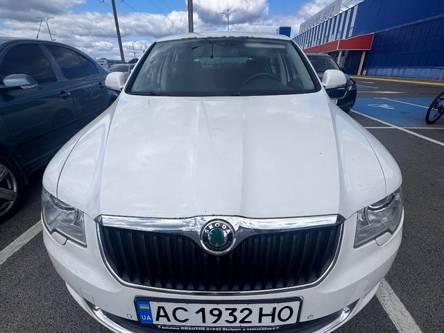 Skoda Superb - фото 2