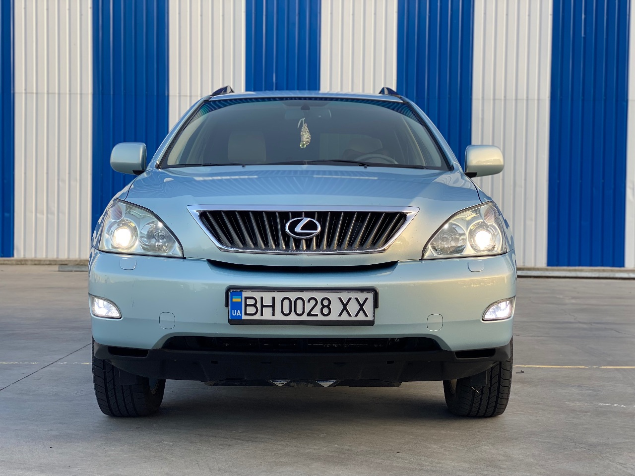 Lexus RX - фото 1