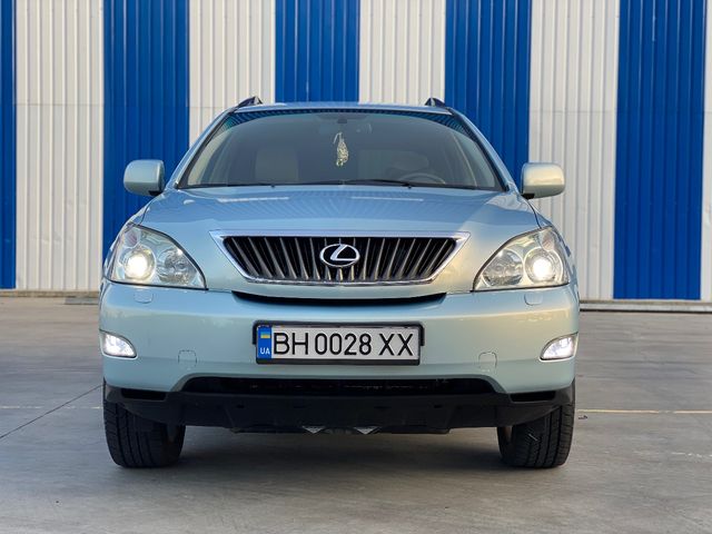 Lexus RX - фото 1