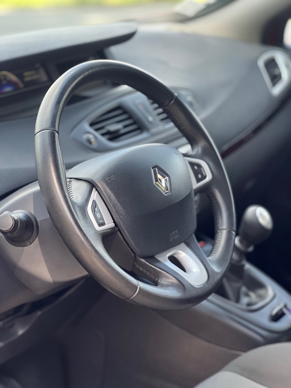 Renault Scenic - фото 5