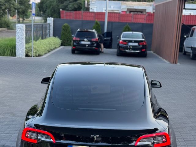 Tesla Model 3 - фото 4
