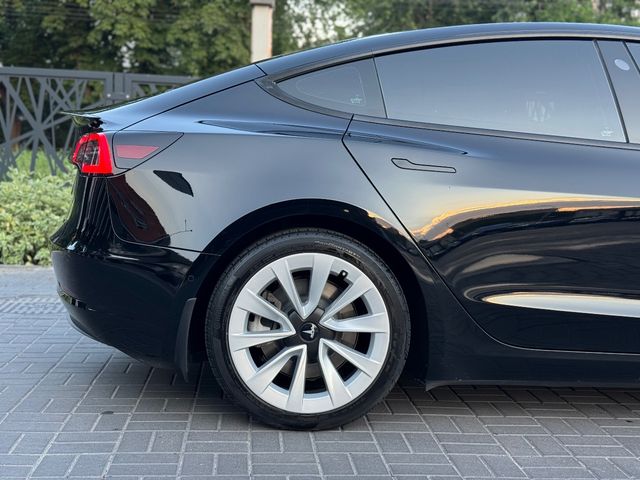 Tesla Model 3 - фото 5