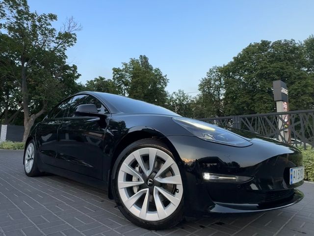Tesla Model 3 - фото 2