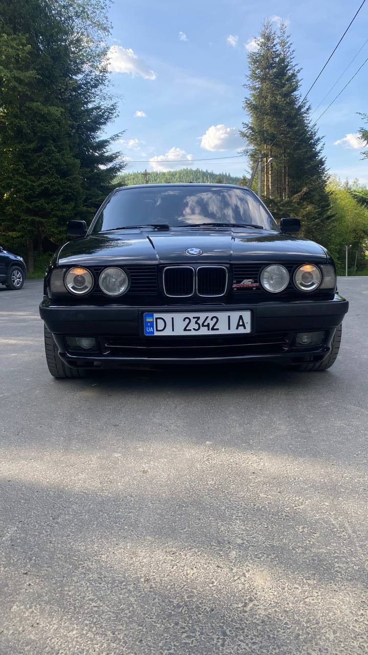 BMW 5 серії - фото 1