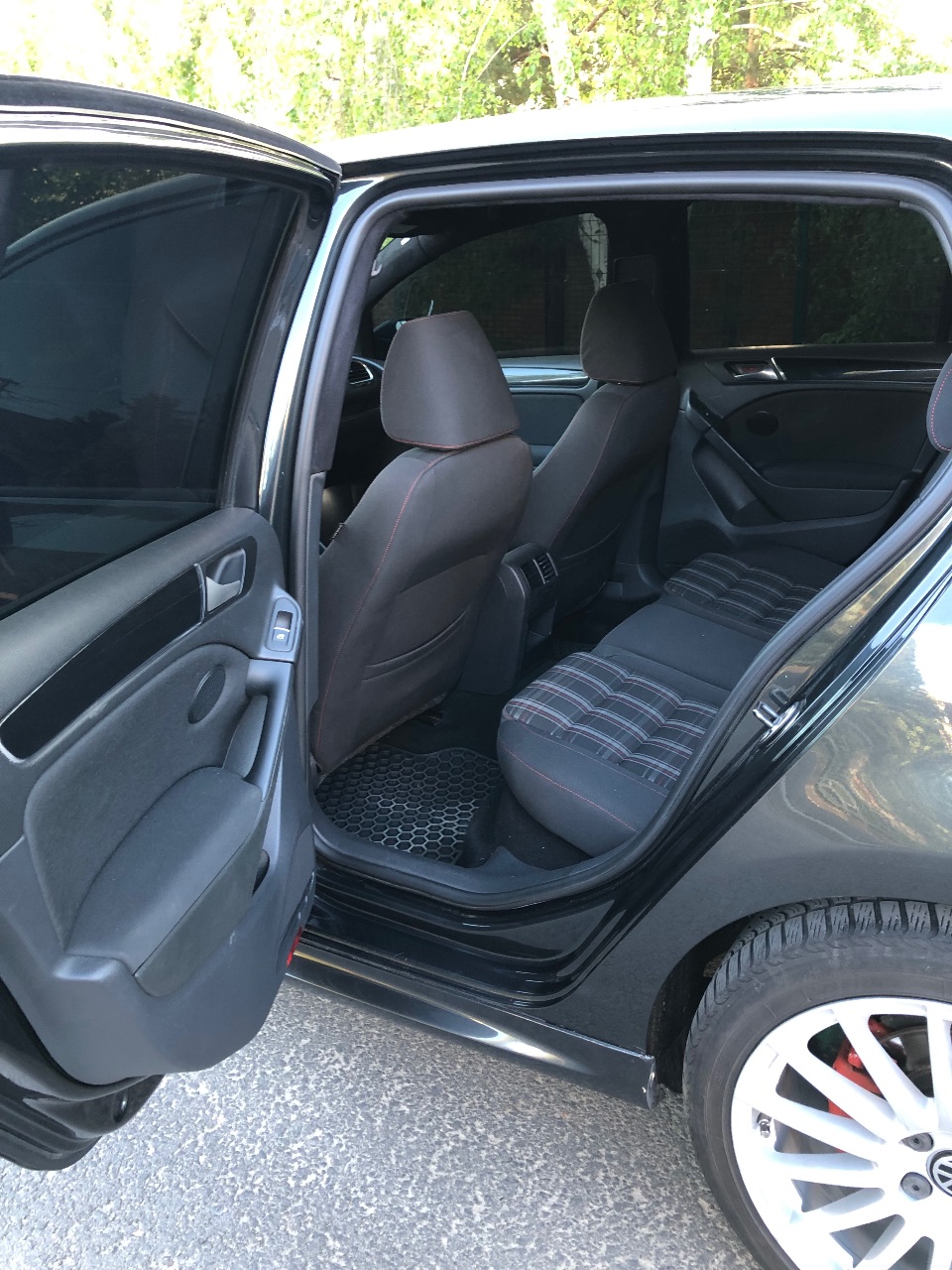 Volkswagen Golf GTI - фото 6