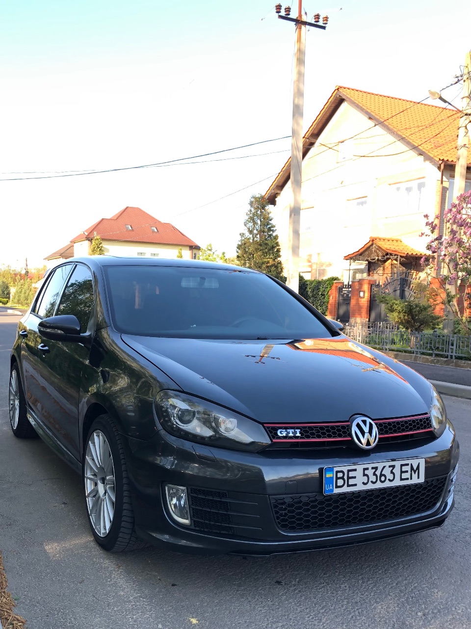 Volkswagen Golf GTI - фото 2