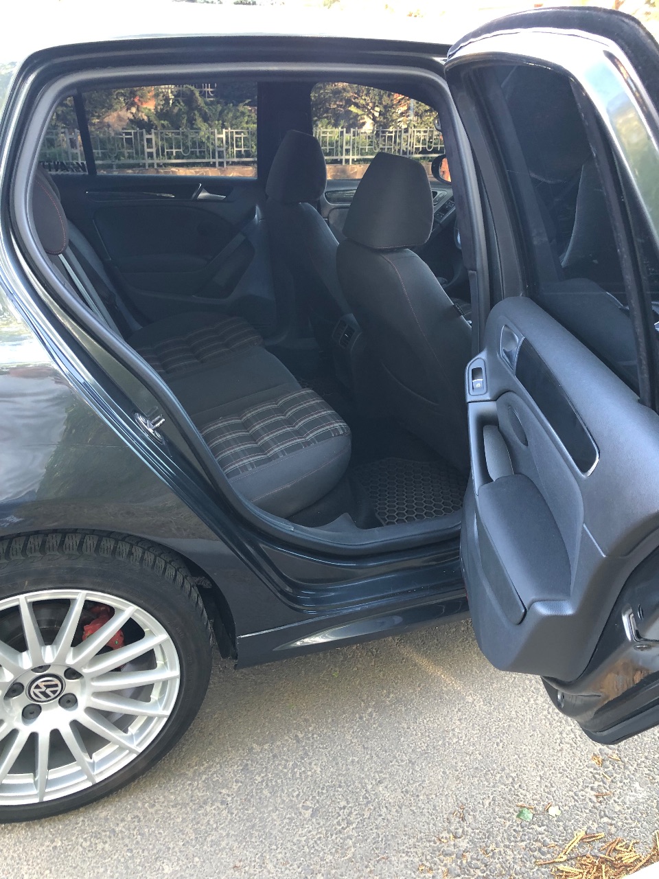 Volkswagen Golf GTI - фото 8