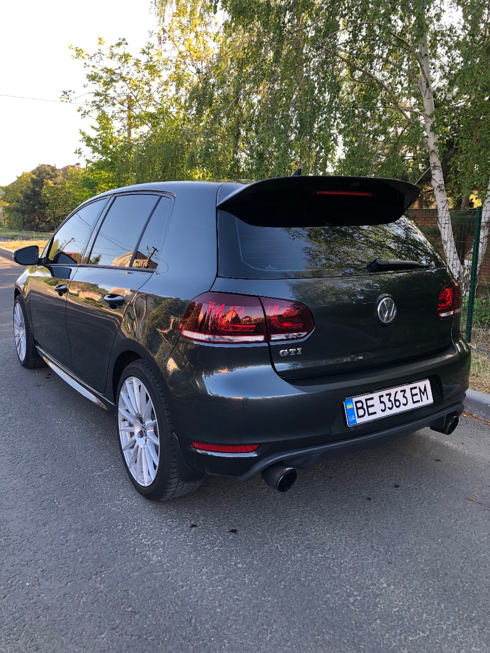 Volkswagen Golf GTI - фото 3