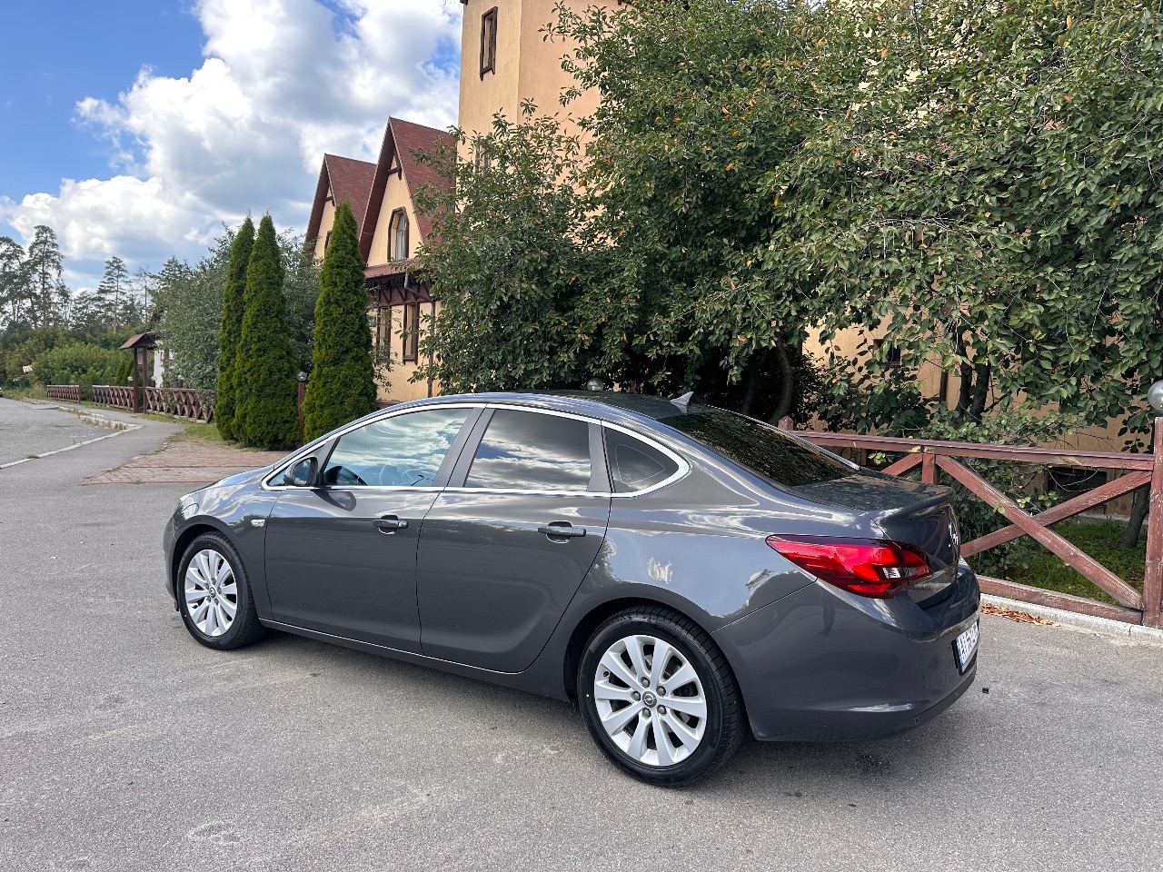 Opel Astra - фото 9