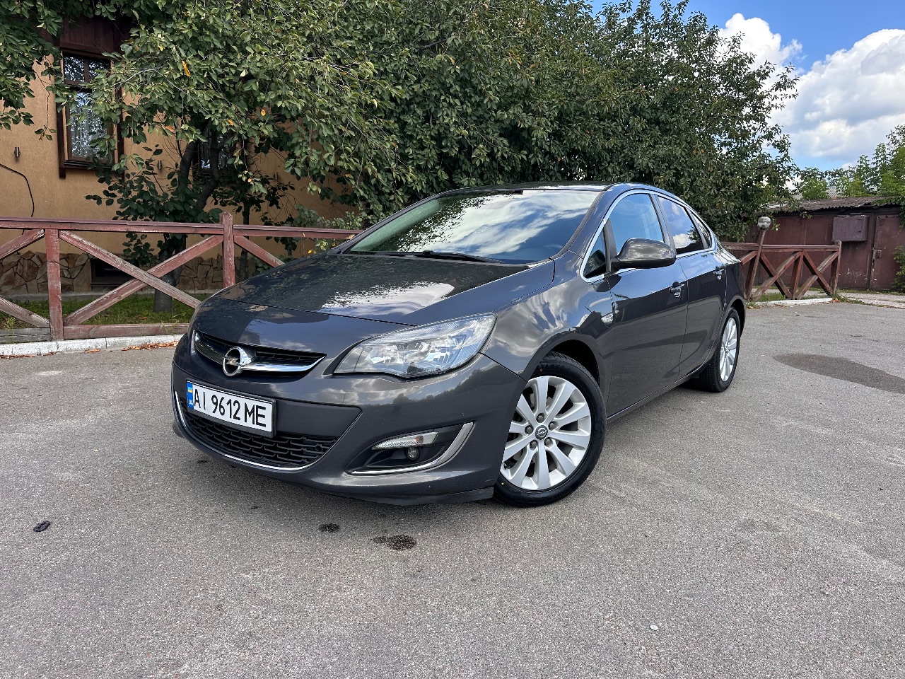 Opel Astra - фото 1