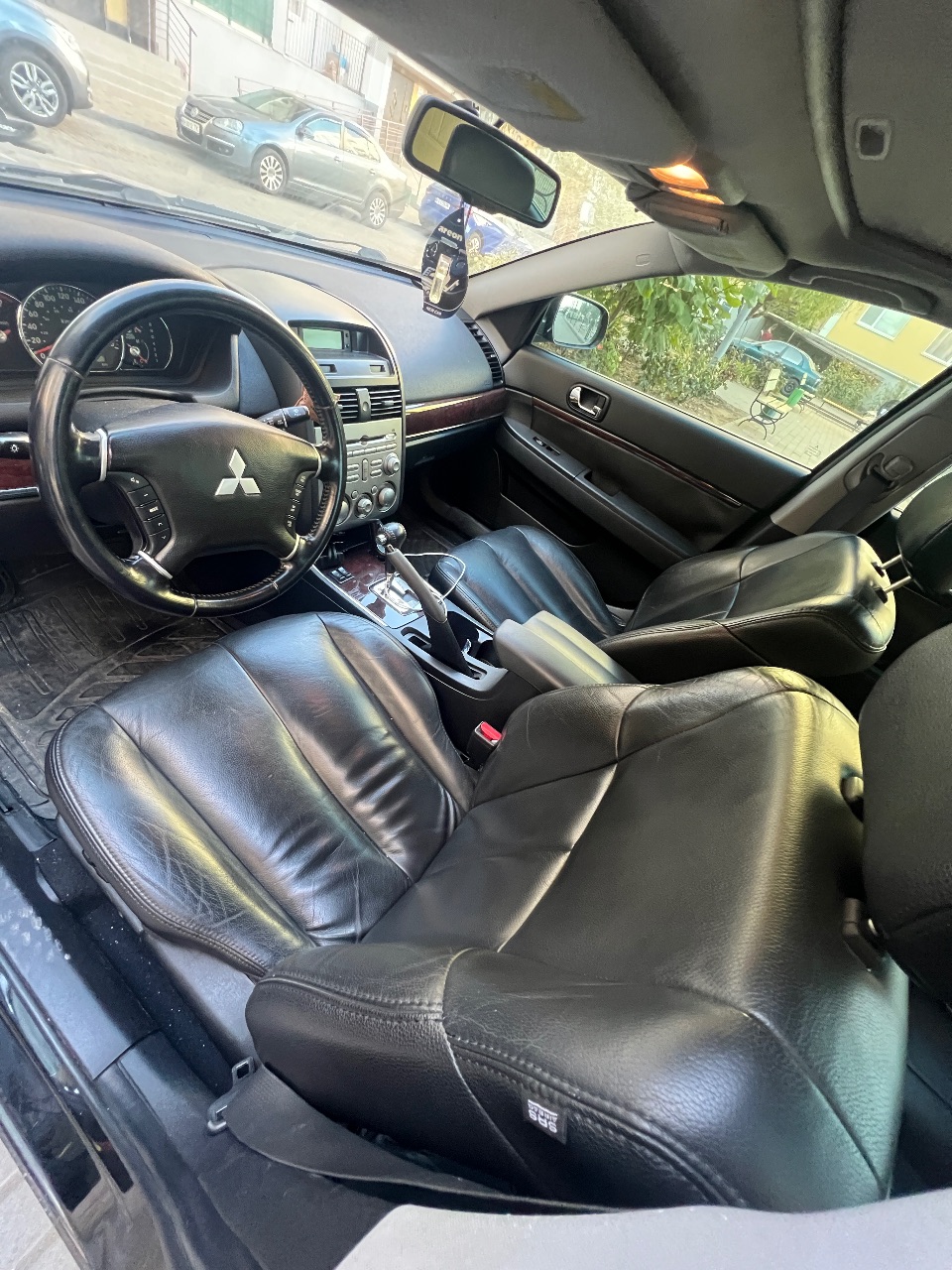 Mitsubishi Galant - фото 1