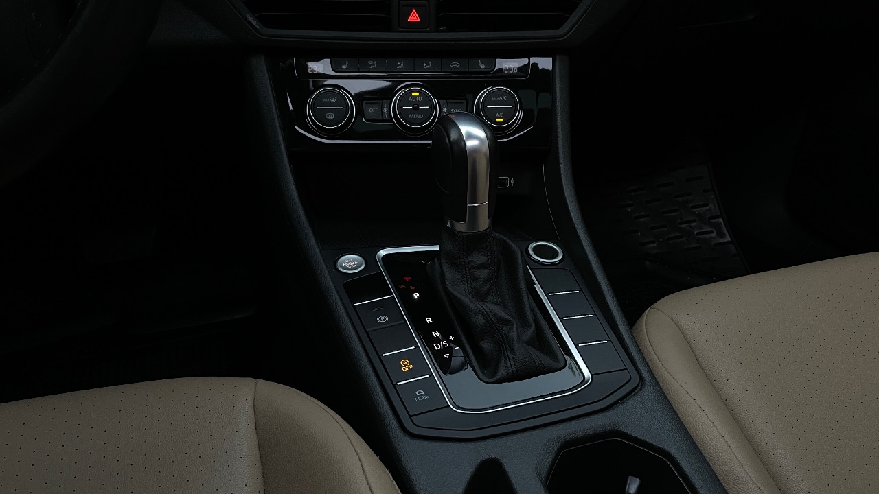 Volkswagen Jetta - фото 9