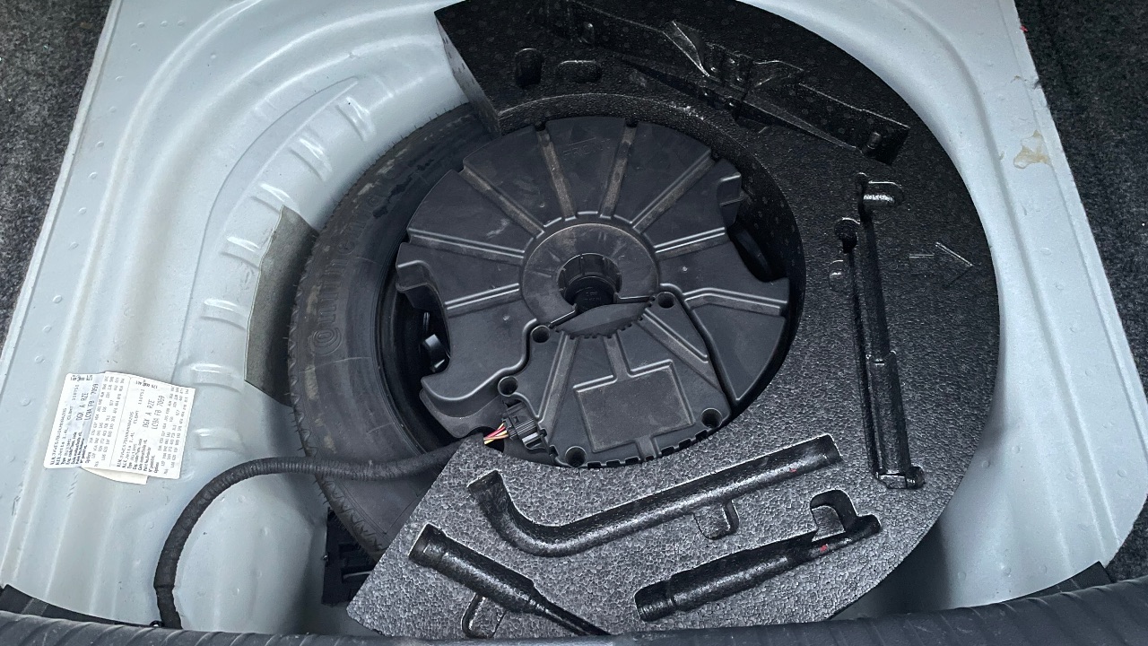 Volkswagen Jetta - фото 12