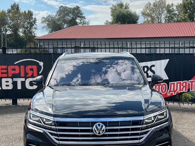 Volkswagen Touareg - фото 3