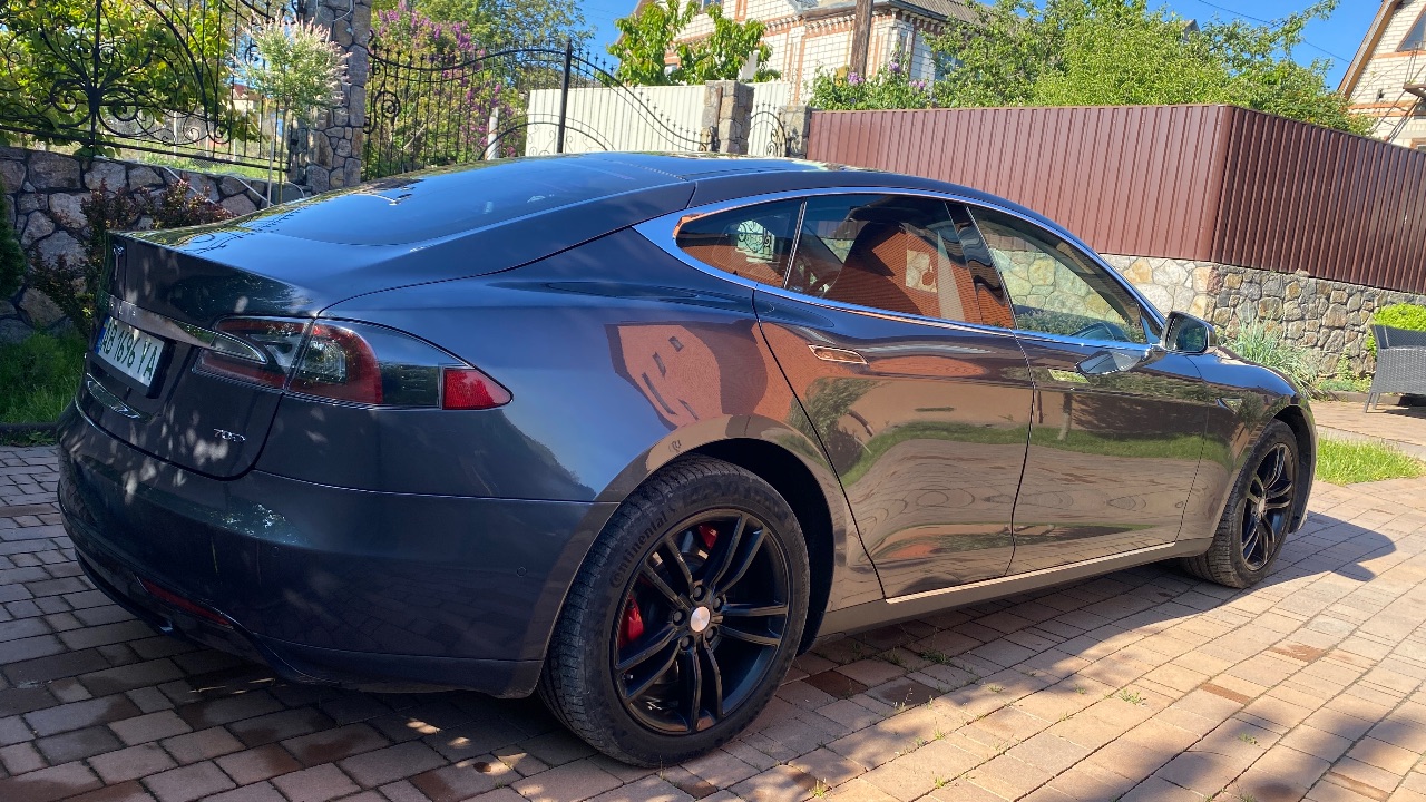 Tesla Model S - фото 17
