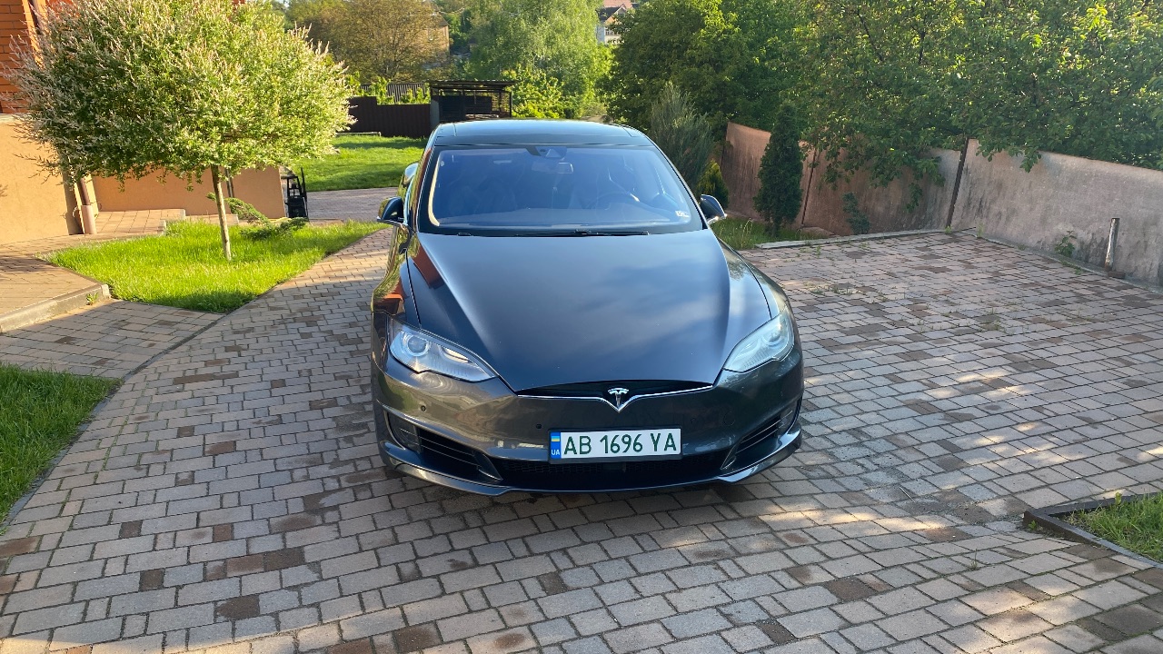 Tesla Model S - фото 2