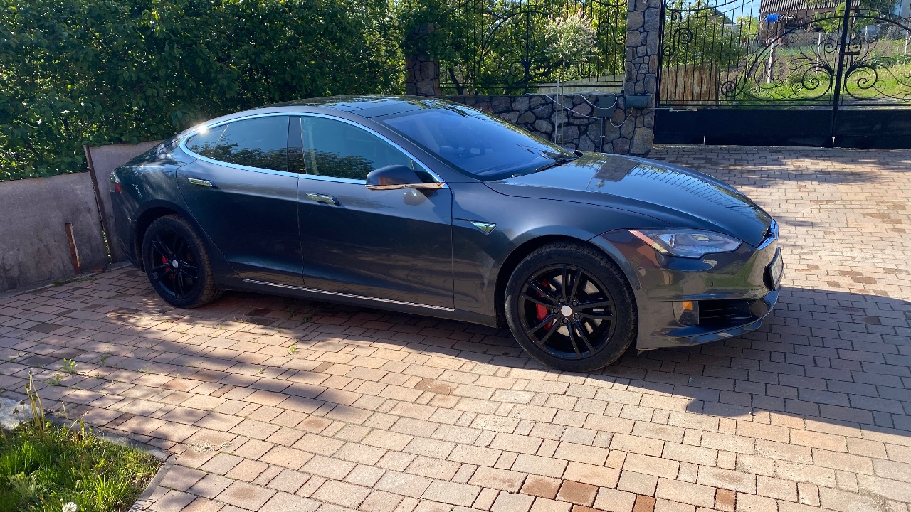 Tesla Model S - фото 20