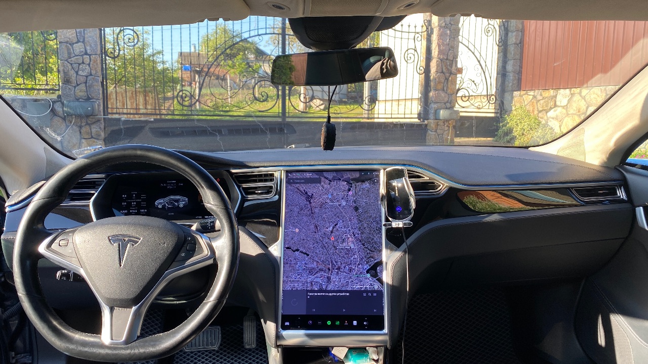 Tesla Model S - фото 14