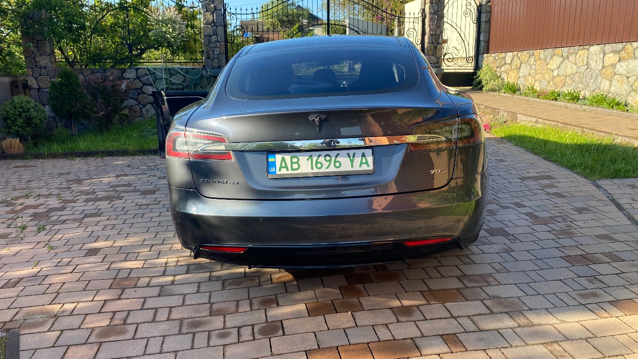Tesla Model S - фото 15