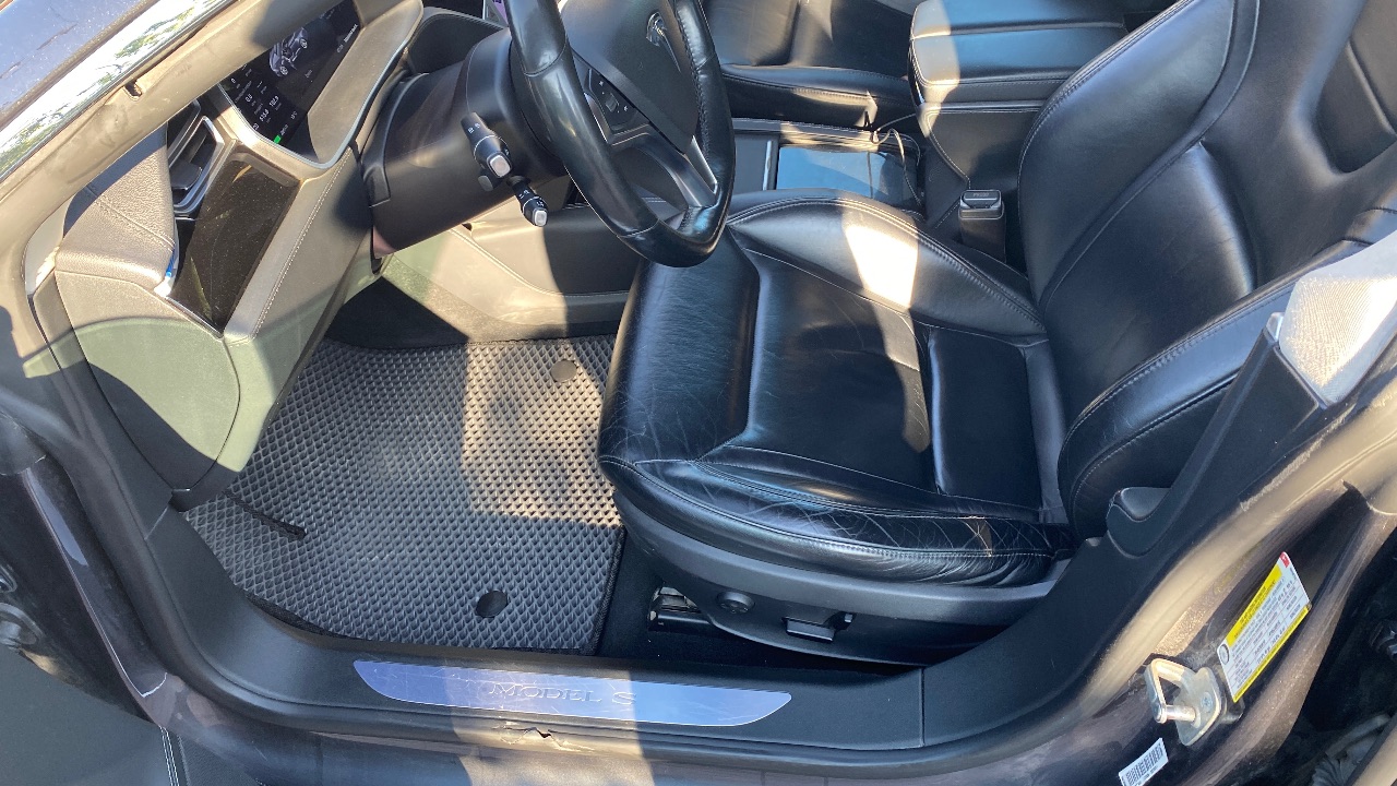 Tesla Model S - фото 11