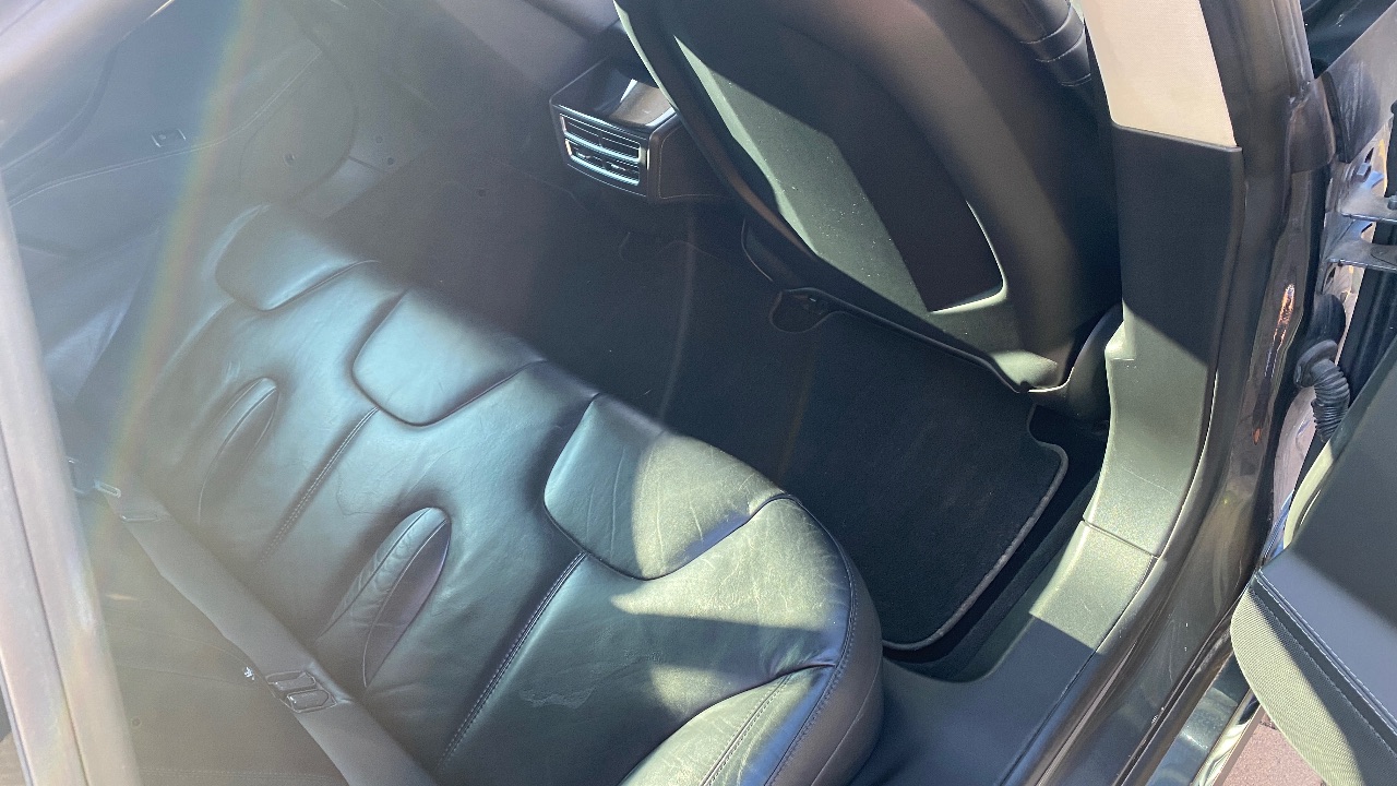 Tesla Model S - фото 10