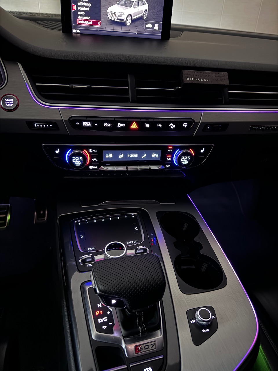 Audi SQ7 - фото 11