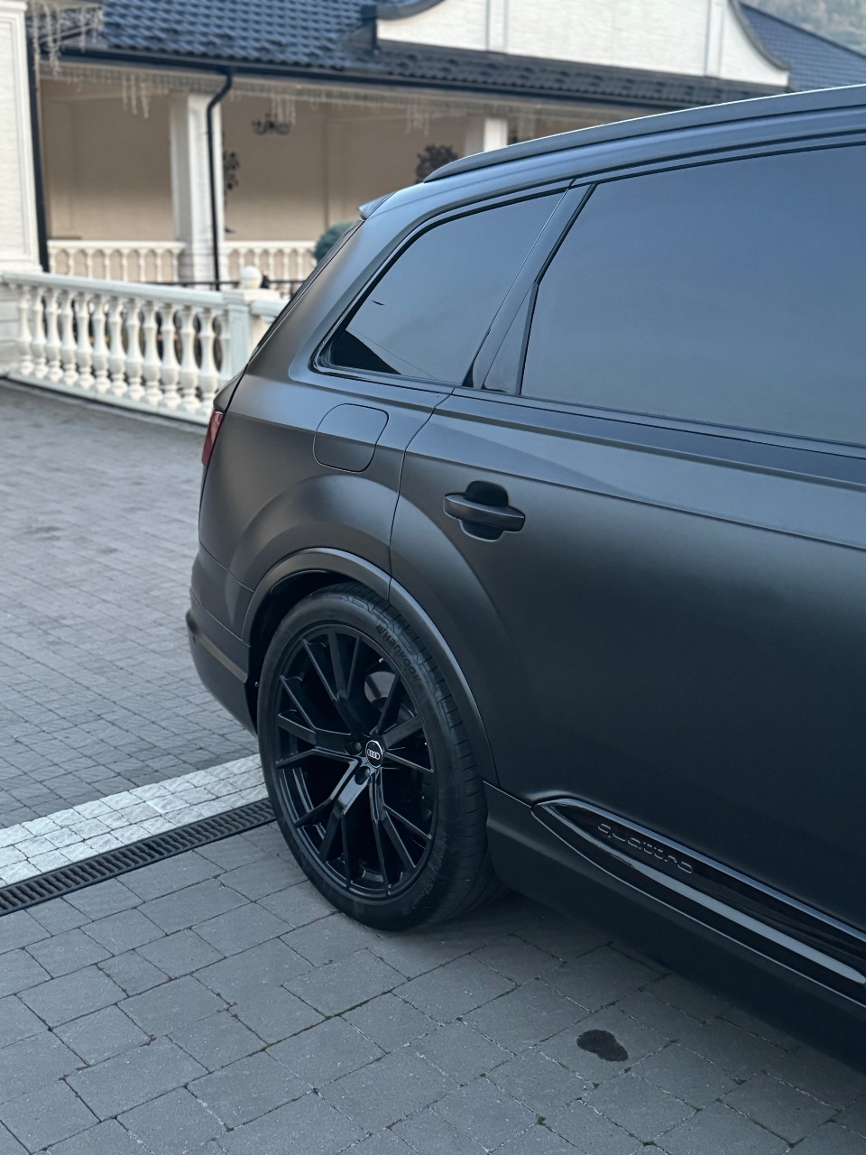 Audi SQ7 - фото 4