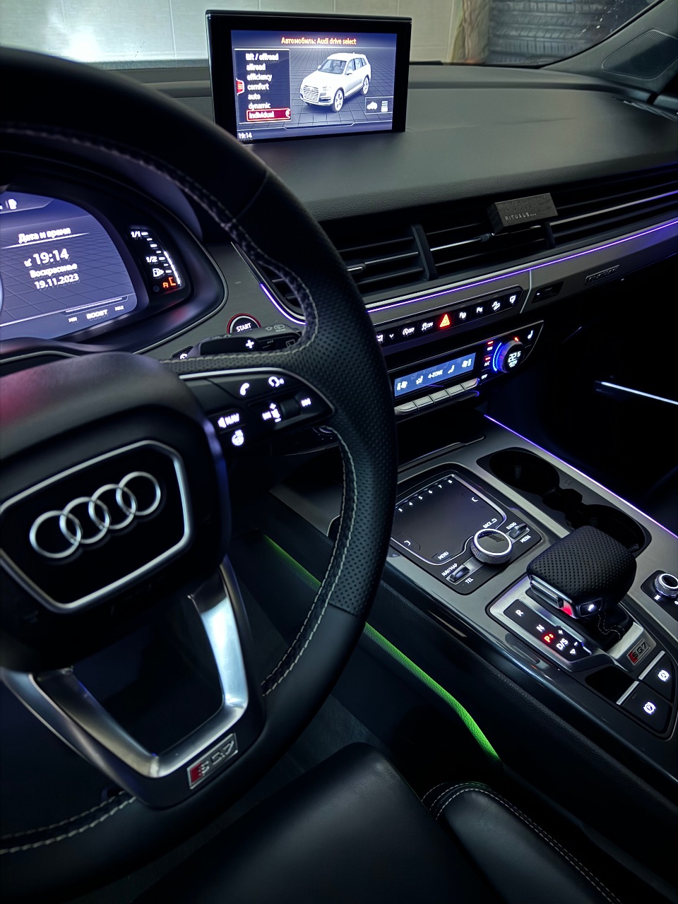 Audi SQ7 - фото 10