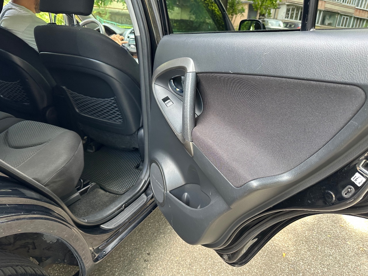 Toyota RAV4 - фото 17