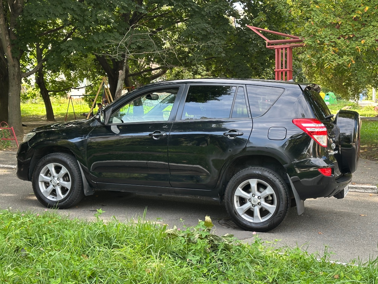 Toyota RAV4 - фото 5