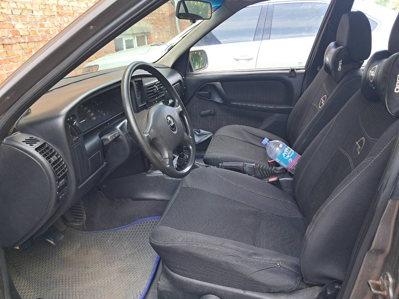 Opel Omega - фото 11