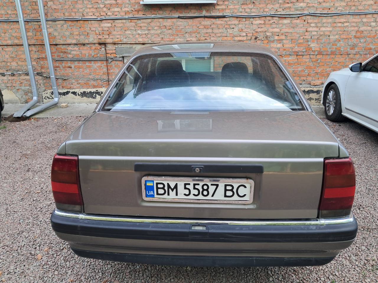 Opel Omega - фото 8