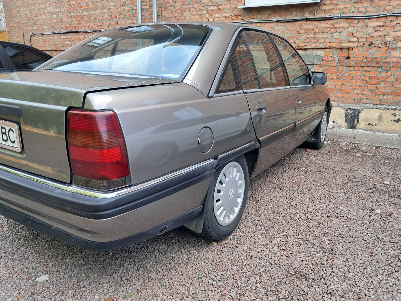 Opel Omega - фото 6