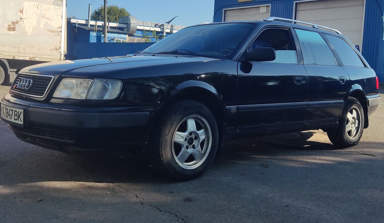 Audi 100 - фото 1