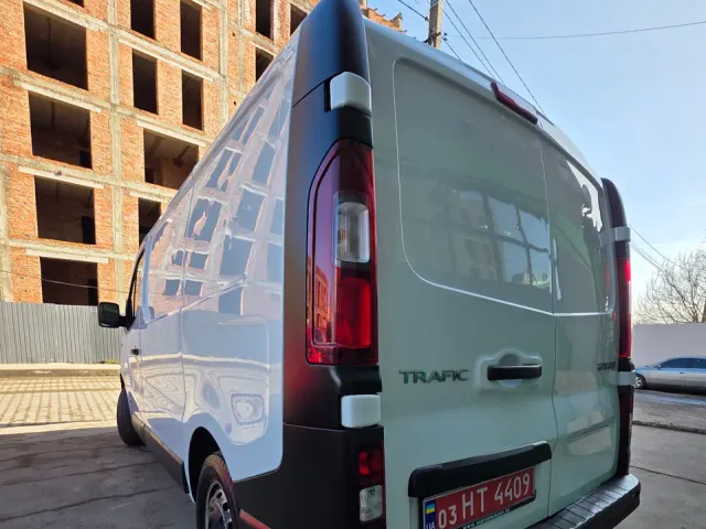 Renault Trafic - фото 3