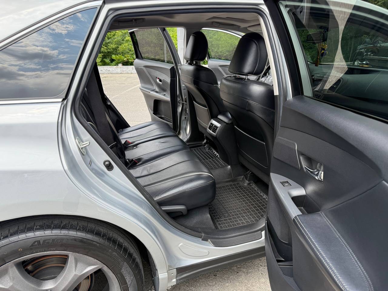 Toyota Venza - фото 12