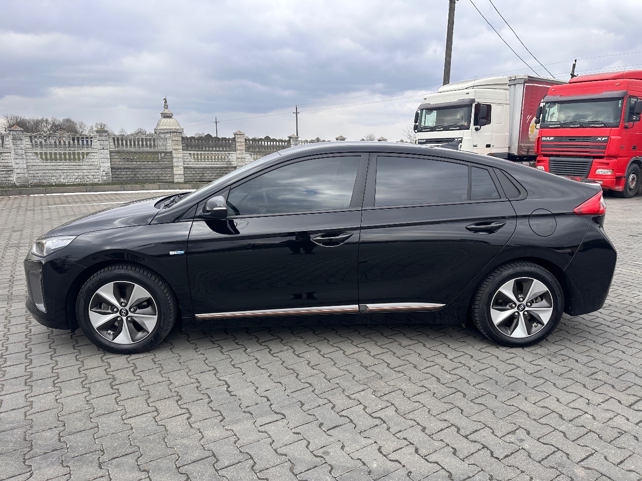 Hyundai IONIQ - фото 6