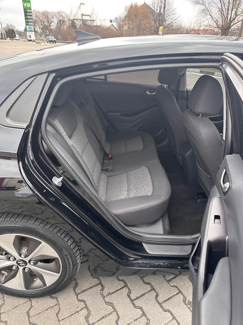 Hyundai IONIQ - фото 17