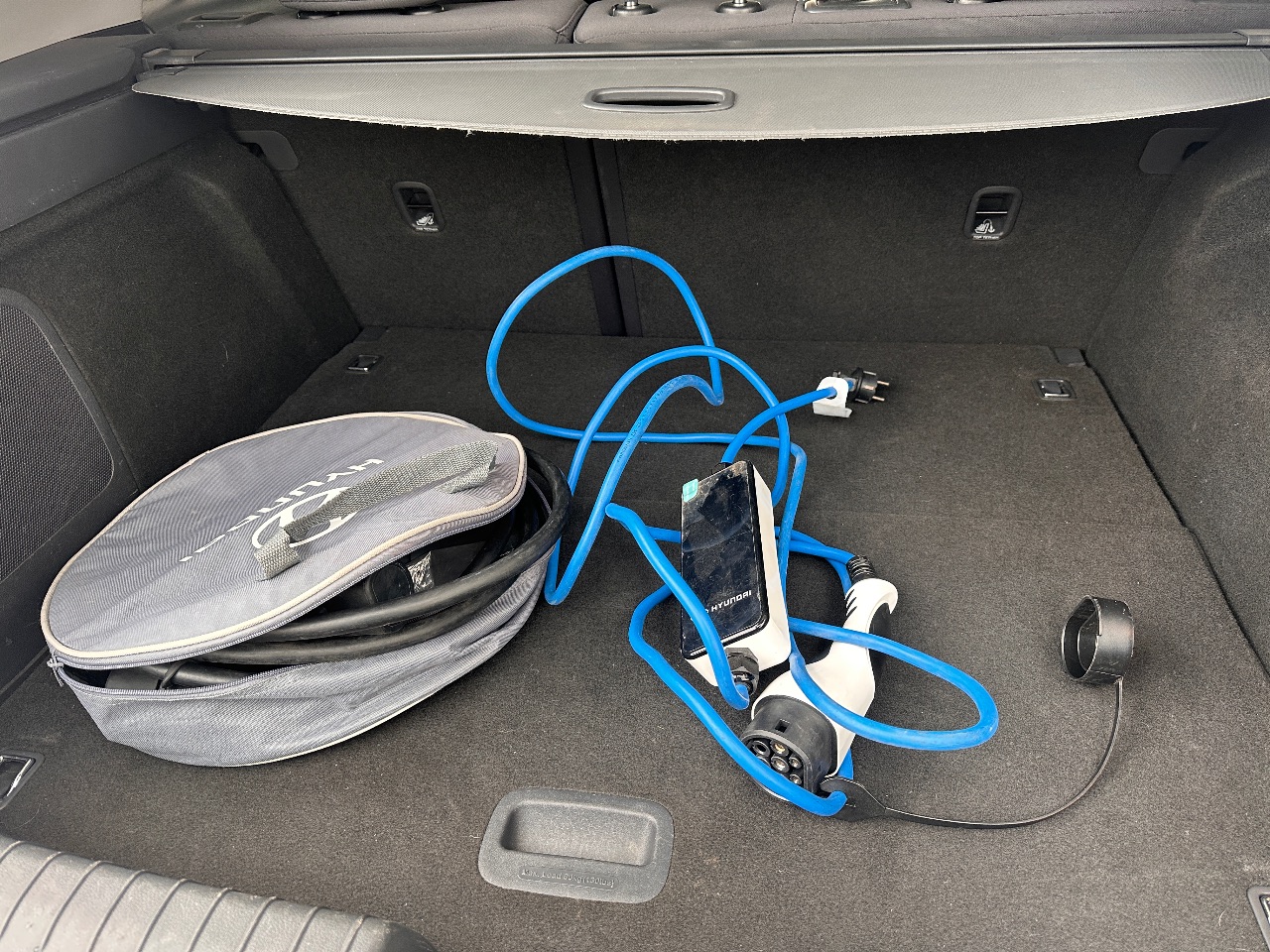 Hyundai IONIQ - фото 32