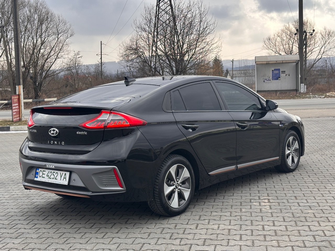 Hyundai IONIQ - фото 10