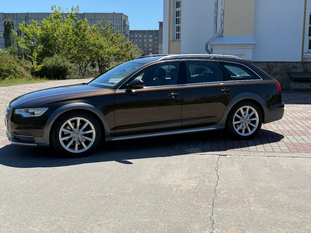 Audi A6 allroad - фото 11