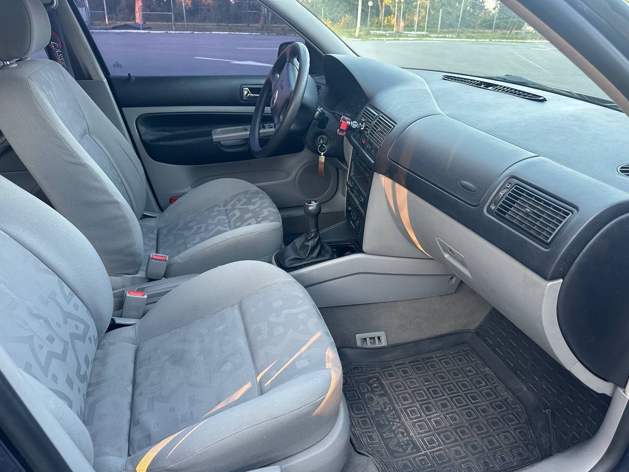 Volkswagen Golf - фото 12