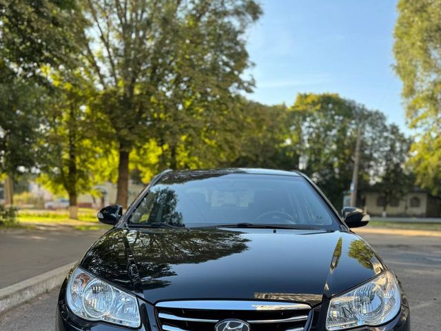 Hyundai Elantra - фото 5