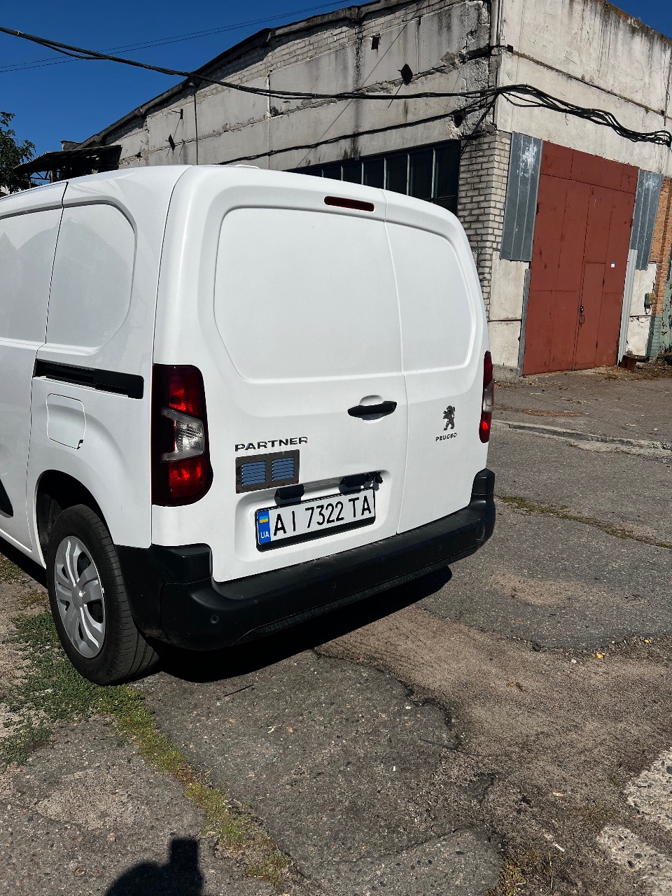 Peugeot Partner - фото 4