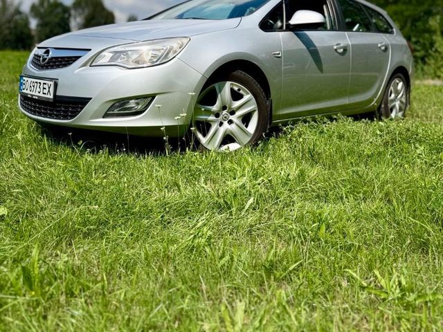 Opel Astra - фото 2
