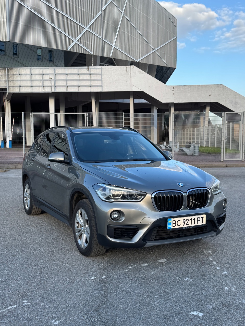 BMW X1 - фото 1